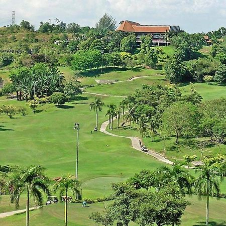 Putra 1 Pool Homestay Bandar Seri Putra Kampong Sungai Buah Bagian luar foto