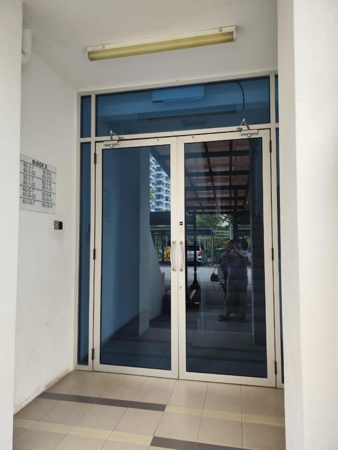 Putra 1 Pool Homestay Bandar Seri Putra Kampong Sungai Buah Bagian luar foto