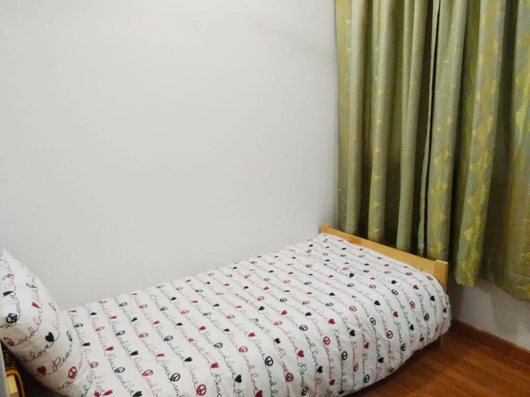 Putra 1 Pool Homestay Bandar Seri Putra Kampong Sungai Buah Bagian luar foto
